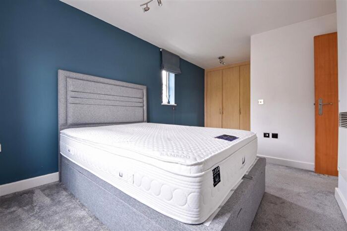 2 Bedroom Flat To Rent In Coach House Mews, Coventry Road, Warwick, CV34