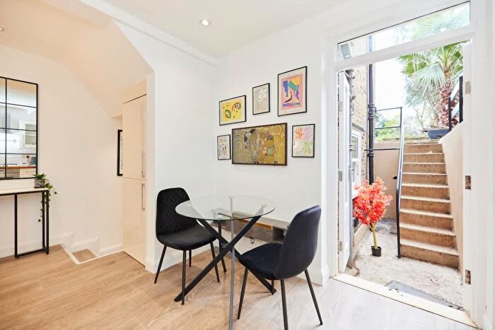 2 Bedroom Apartment To Rent In Southwark Park Road, Bermondsey, SE16