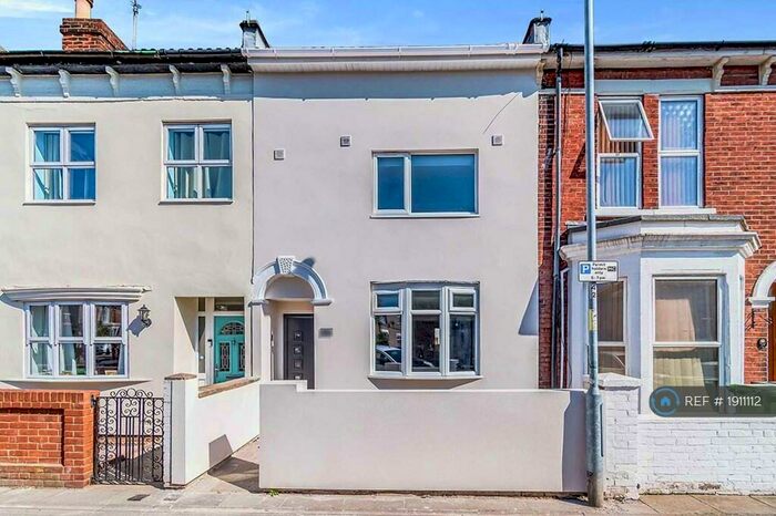 7 Bedroom Terraced House To Rent In Fawcett Road, Southsea, PO4