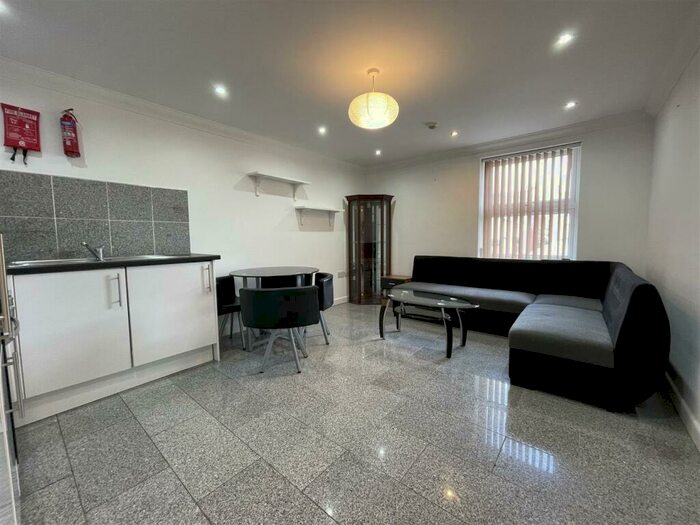 2 Bedroom Flat To Rent In Albany Road, Cardiff, CF24