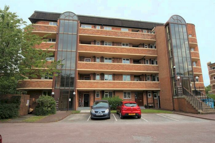 1 Bedroom Flat To Rent In Minster Court, Liverpool, Merseyside, L7