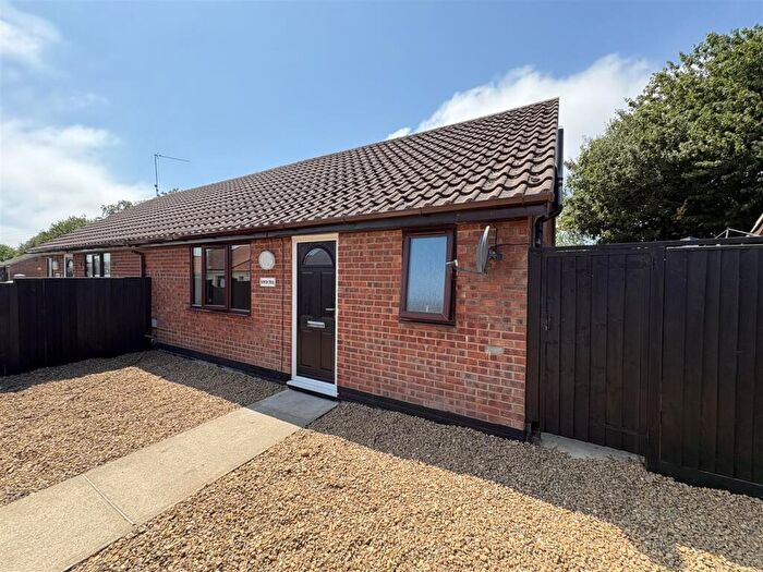 2 Bedroom Semi-Detached Bungalow To Rent In John Road, Caister-On-Sea, Great Yarmouth, NR30