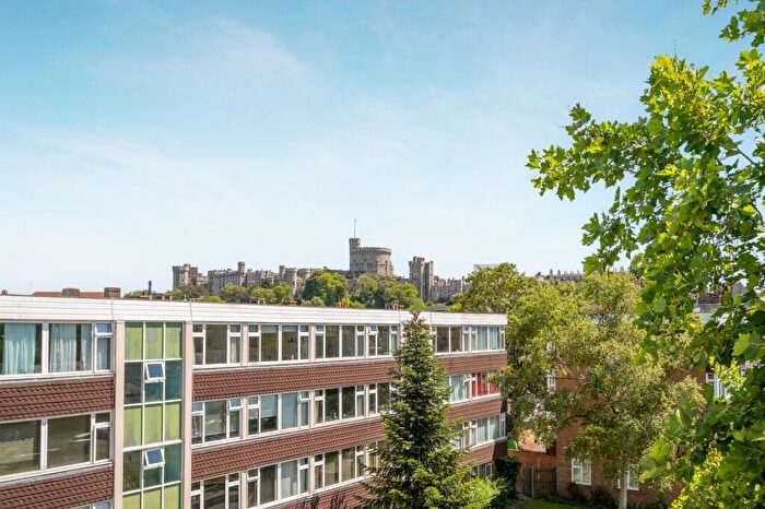 2 Bedroom Apartment For Sale In Atherton Court, Eton, SL4