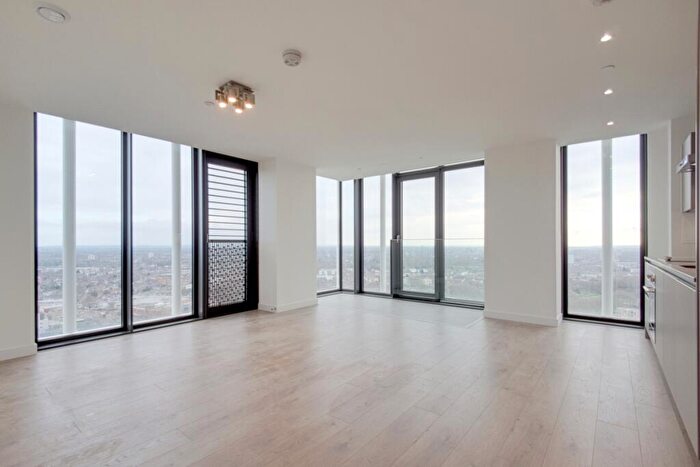 2 Bedroom Flat To Rent In Great Eastern Road London, E15