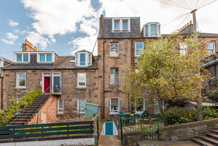 1 Bedroom Flat For Sale In B Carlyle Place, Edinburgh, EH7