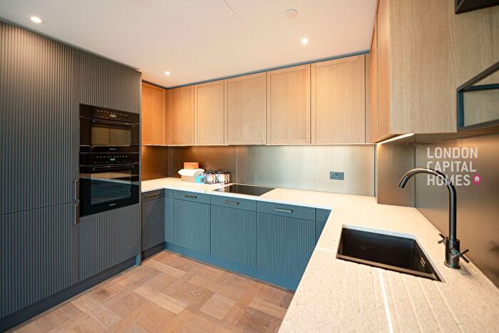3 Bedroom Flat To Rent In Merino Gardens, London, E1W