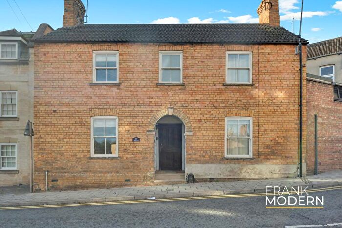 2 Bedroom Semi-Detached House For Sale In Wharf Road, Stamford, PE9