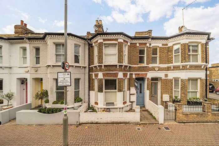 2 Bedroom Flat For Sale In Shuttleworth Road, Battersea, SW11