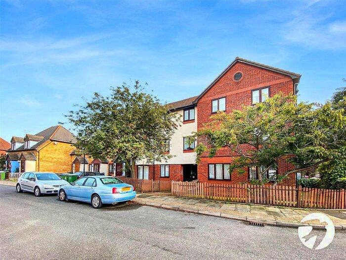 1 Bedroom Flat To Rent In Selkirk Drive, Erith, Kent DA8