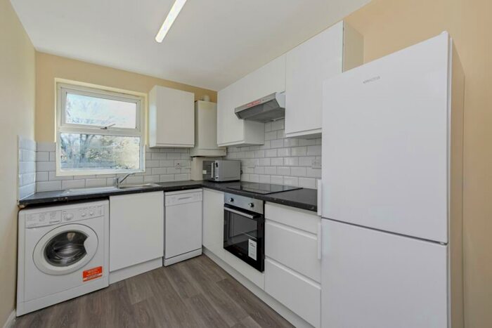 2 Bedroom Flat To Rent In Blackhorse Lane, Walthamstow, E17