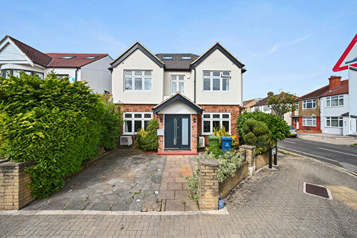 4 Bedroom Detached House For Sale In Formby Avenue, Kenton, Harrow, HA7
