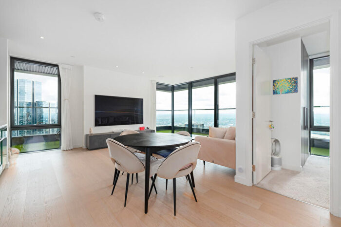 2 Bedroom Flat For Sale In Wards Place, London, E14