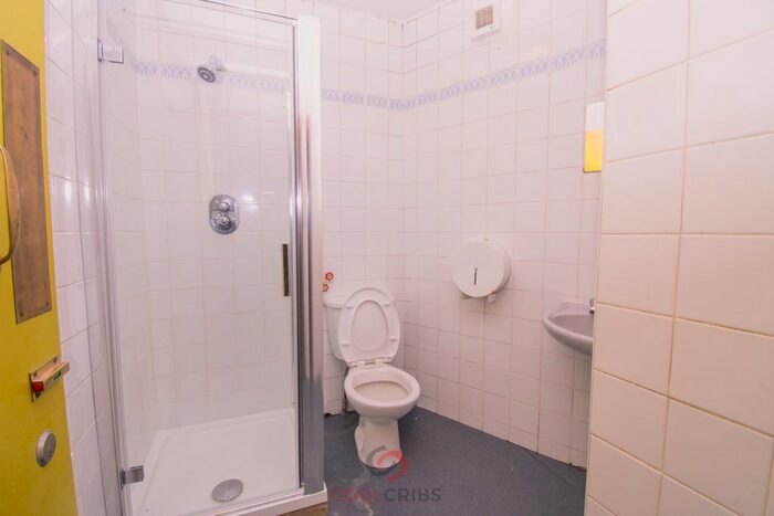 Studio To Rent In Holloway Road, London, N7