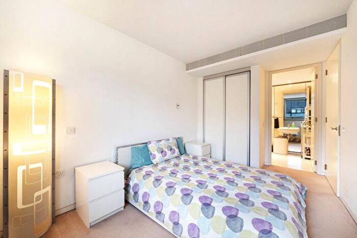 2 Bedroom Apartment To Rent In Hester Road, London, SW11