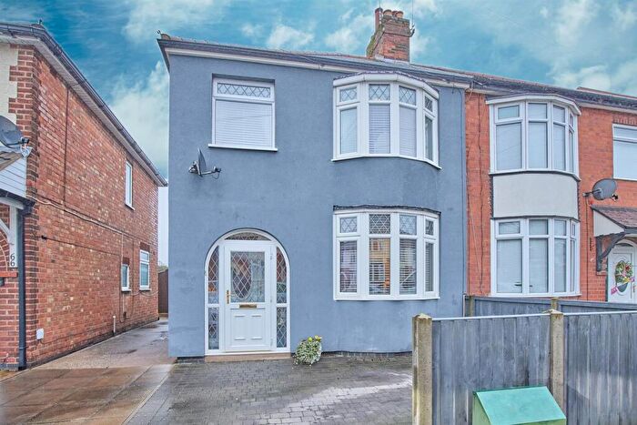 3 Bedroom Semi Detached House For Sale In Netherley Road, Hinckley, LE10