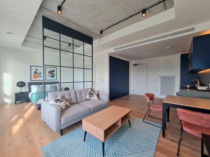 Studio To Rent In Goodluck Hope Walk, London, E14