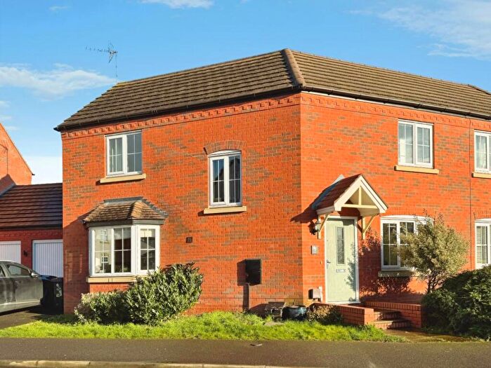 3 Bedroom Semi Detached House For Sale In John Scott Way, Warwick, CV34