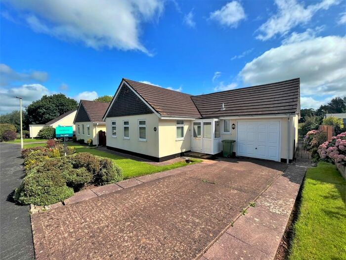 3 Bedroom Bungalow For Sale In Lakelands Close, Witheridge, Tiverton, Devon, EX16