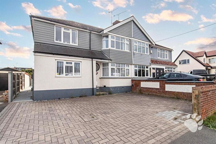 3 Bedroom Semi-Detached House For Sale In Pound Lane, Bowers Gifford, SS13