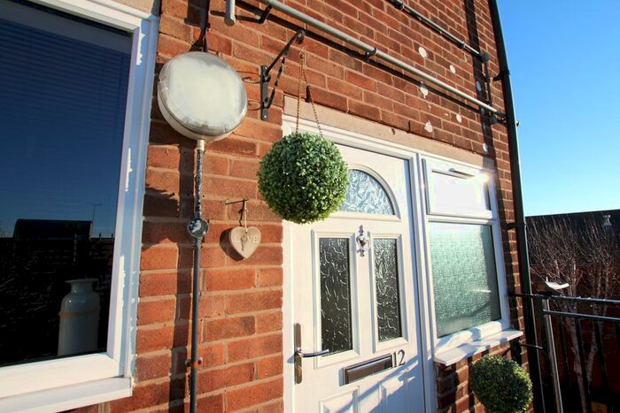 2 Bedroom Maisonette To Rent In Hall Street, Warrington, WA1