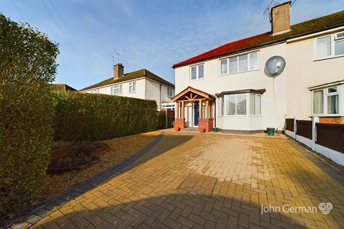 3 Bedroom Semi-Detached House For Sale In Woodlands Road, Stafford, ST16