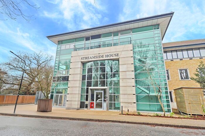 1 Bedroom Flat To Rent In Streamside House, Uxbridge, Greater London, UB8
