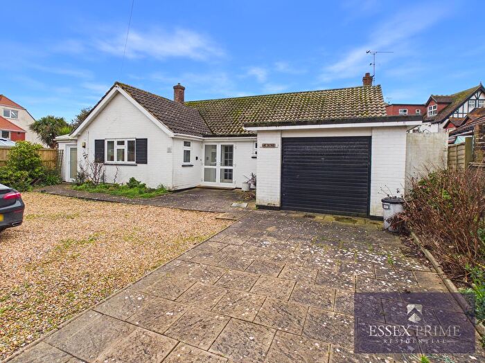 3 Bedroom Bungalow For Sale In Fish Lane, Aldwick, Bognor Regis, PO21