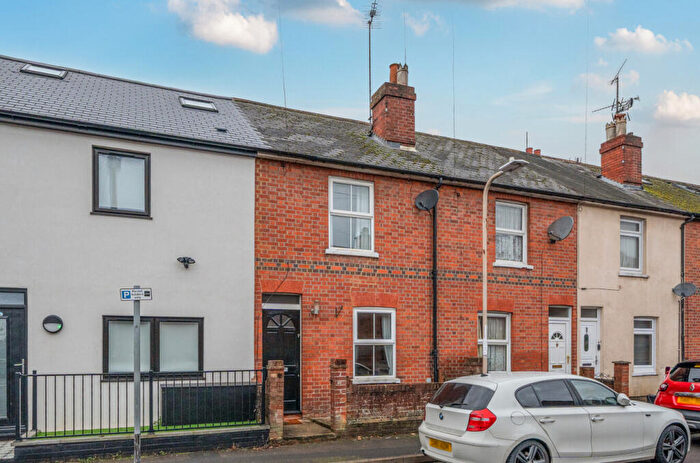 2 Bedroom Terraced House For Sale In Field Road, Reading, Berkshire, RG1