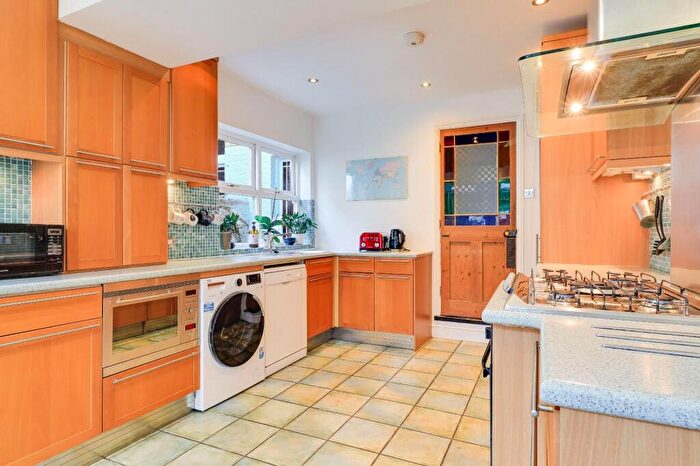 3 Bedroom Terraced House For Sale In Mawson Road, Cambridge, CB1
