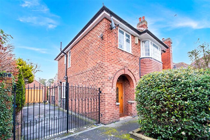 3 Bedroom Detached House For Sale In Grove Coach Road, Retford, Nottinghamshire, DN22