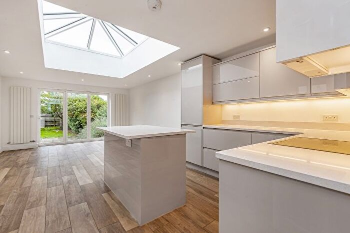 3 Bedroom Semi-Detached House For Sale In Harpes Road, Oxford, OX2