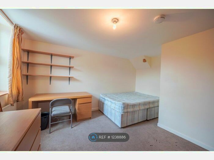 5 Bedroom End Of Terrace House To Rent In Blenheim Gardens, Reading, RG1