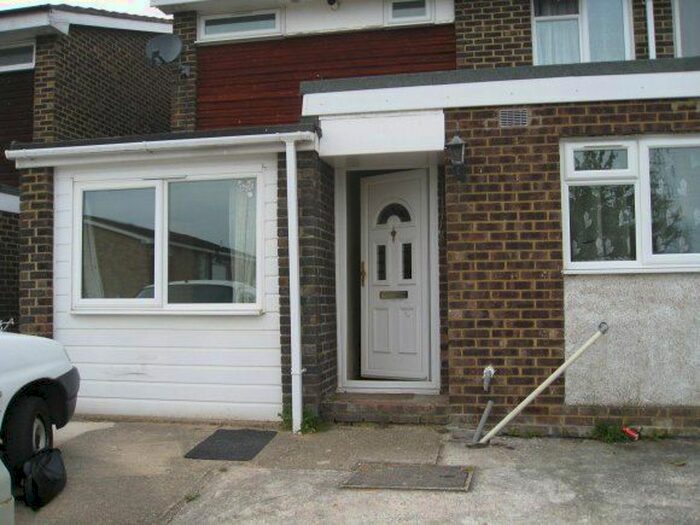 5 Bedroom Semi-Detached House To Rent In Headcorn Drive, Canterbury, Kent, CT2