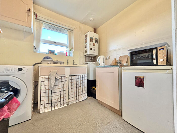 2 Bedroom Apartment For Sale In Nesswood Avenue, South Shore, FY4