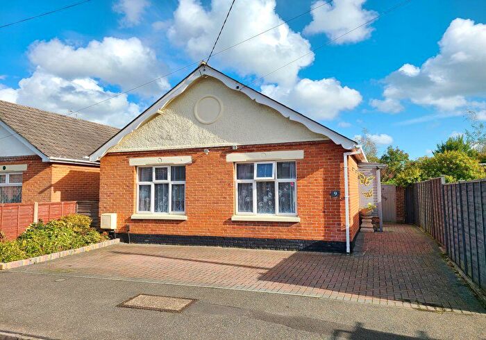 3 Bedroom Detached Bungalow For Sale In Mayfield Avenue, Central Totton, SO40