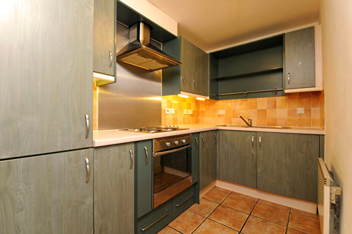 1 Bedroom Flat To Rent In St. Davids Square, Canary Wharf, E14
