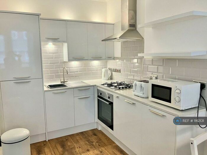 1 Bedroom Flat To Rent In Dalmeny Street, Edinburgh, EH6