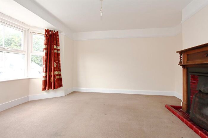 2 Bedroom Detached House For Sale In High Street, Stockbridge, SO20