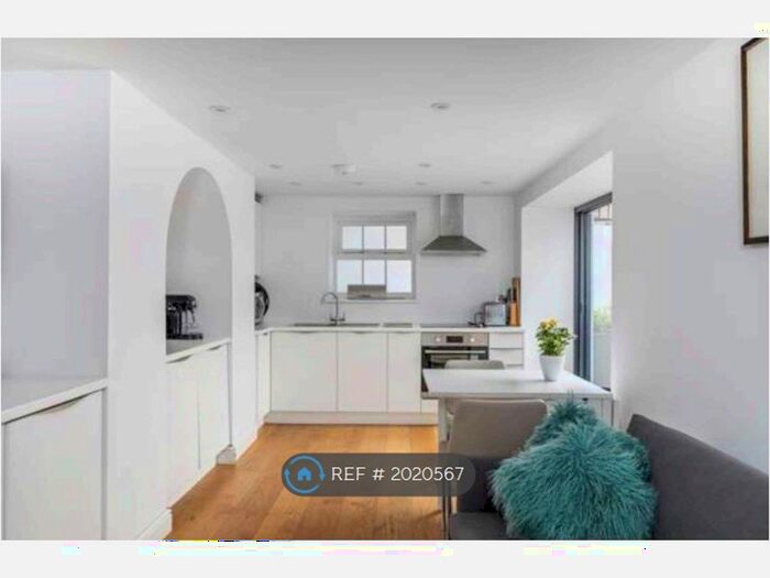 1 Bedroom Flat To Rent In St Cross Road, Winchester, SO23