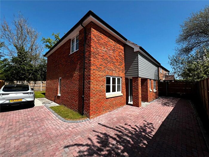 4 Bedroom Detached House To Rent In Cooks Lane, Calmore, Southampton, Hampshire, SO40