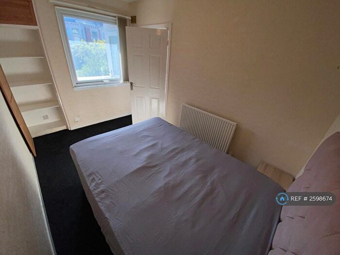 1 Bedroom Flat To Rent In Marine Court West, Whitley Bay, NE26