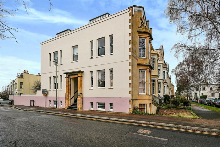1 Bedroom Flat To Rent In Clarence Square, Cheltenham, GL50