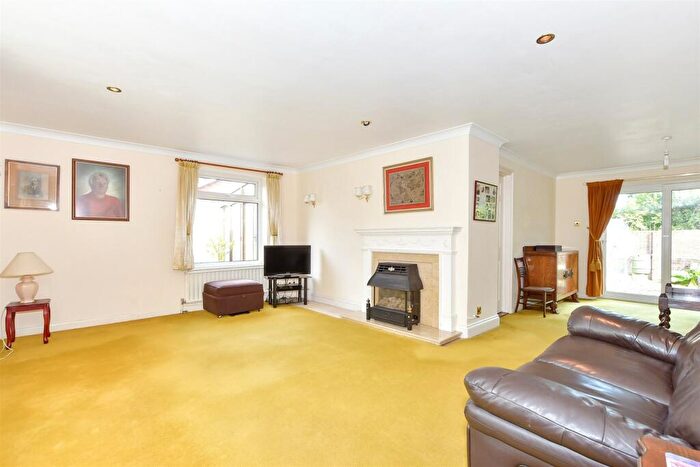 4 Bedroom Detached House For Sale In Christopher Way, Emsworth, Hampshire, PO10