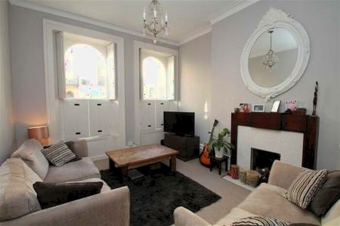 2 Bedroom Flat To Rent In Oriental Place, Brighton, East Sussex, BN1