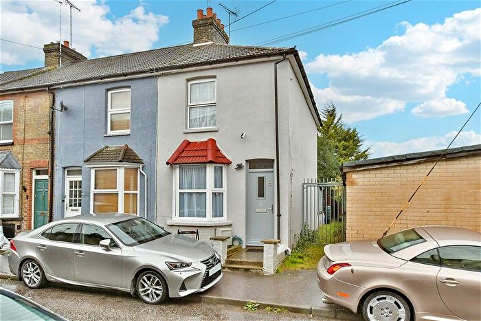 3 Bedroom End Terrace House For Sale In May Street, Cuxton, Rochester, Kent, ME2
