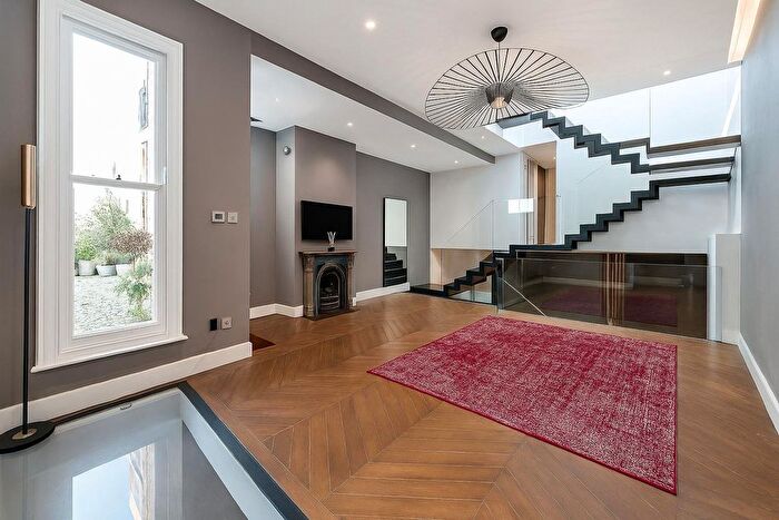 4 Bedroom Terraced House For Sale In Princes Mews, Bayswater, London, W2
