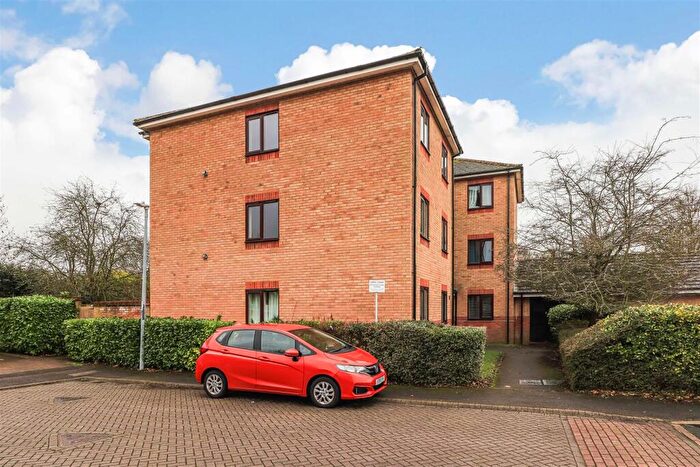 1 Bedroom Flat For Sale In Loris Court, Cambridge, CB1
