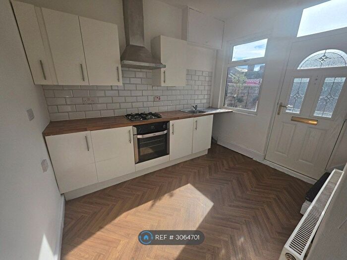 2 Bedroom Terraced House To Rent In Bank St, Barnsley, S71