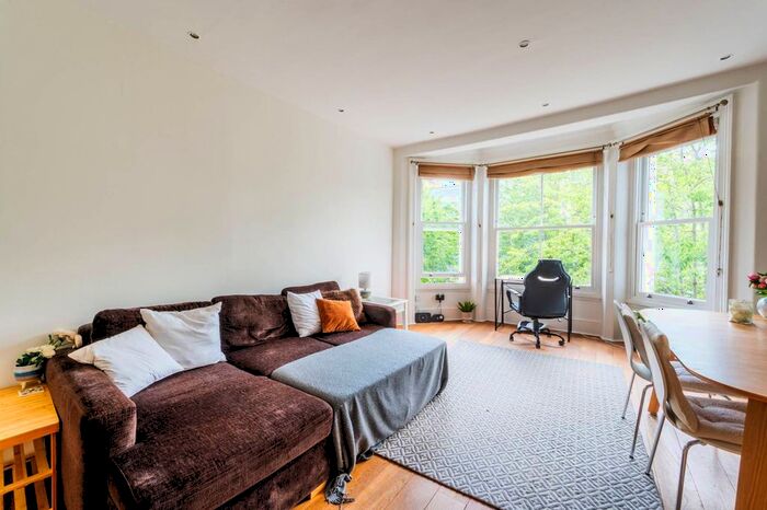 2 Bedroom Flat To Rent In Colville Road, Notting Hill, London, W11