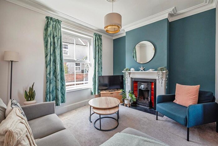 4 Bedroom Terraced House For Sale In Cliff Hill, Gorleston, Great Yarmouth, NR31